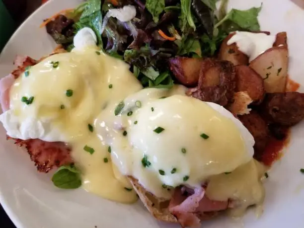egg benedict